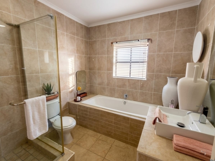 To Let 4 Bedroom Property for Rent in Haasendal Western Cape